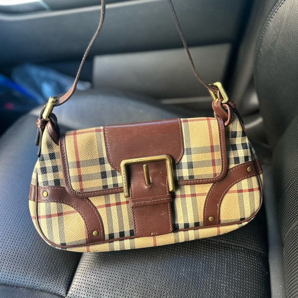 Burberry purse